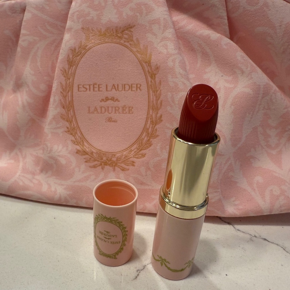 Estee Lauder Rebellious Rose Pure Color Lipstick